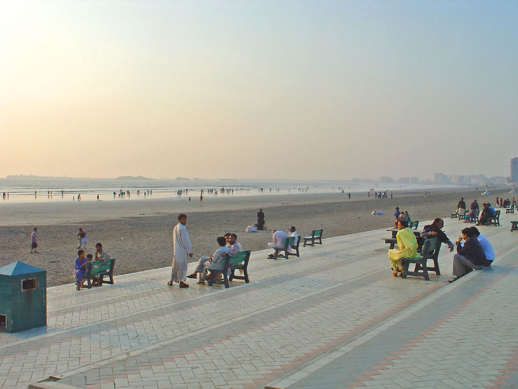 karachi beach